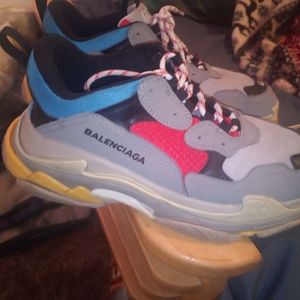 Selling shoes I just don't wear them